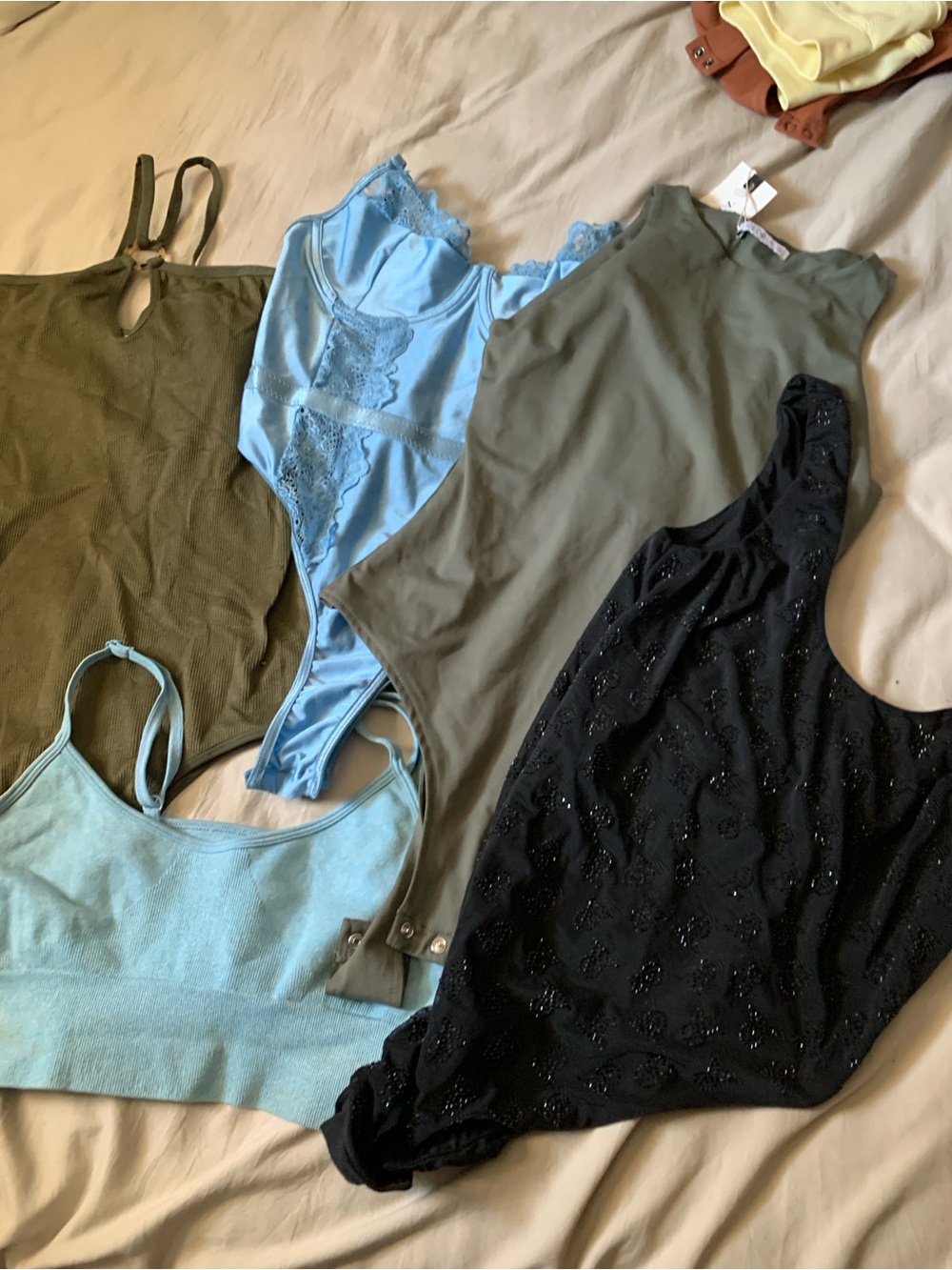 TOPS BUNDLE ‼️